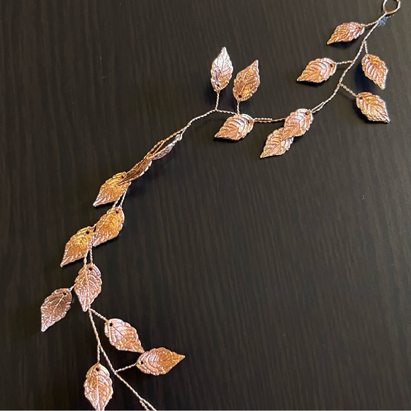 Rose Gold leaf hair accessory - Picture 2 of 4